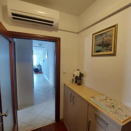 Lada Apartman