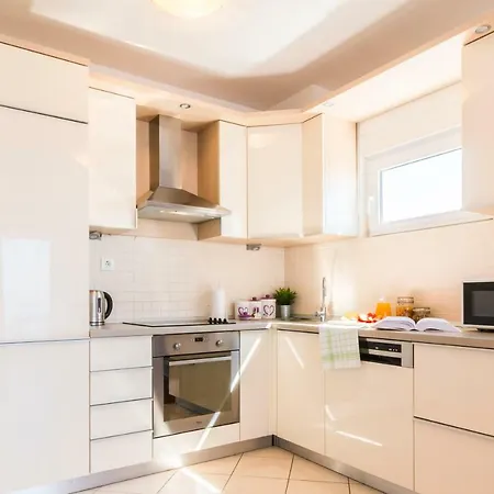 Apartment Lada *